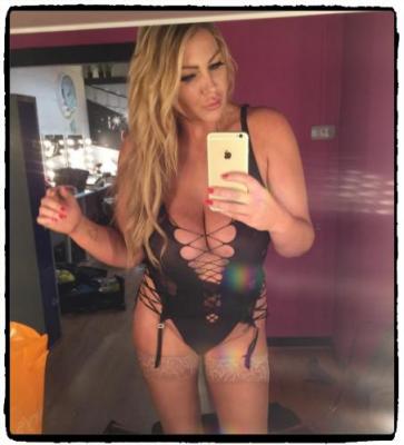 Érett Punci 06 90 633 9870