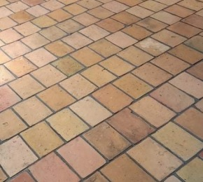 Padlástégla,cákikő(építő&burkoló),padlofütéscső,stb.Eladó-067021005530