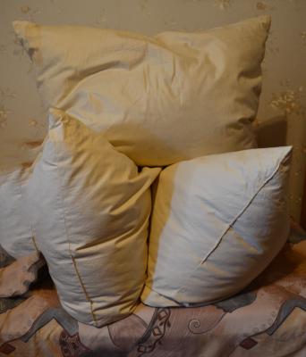 Eladó 3 db felújított tollpárna. 50x90 cm. Dunakeszin0
