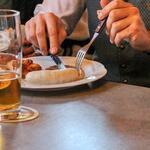 Felszolgáló, pincér és pultos német munka0