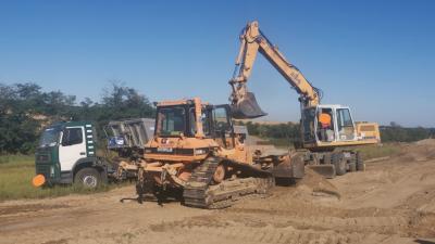 Gépi földmunka Töltőföld0