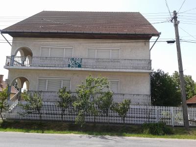 OLCSÓN ELADÓ HÁROMSZINTES HÁZ DABASON0