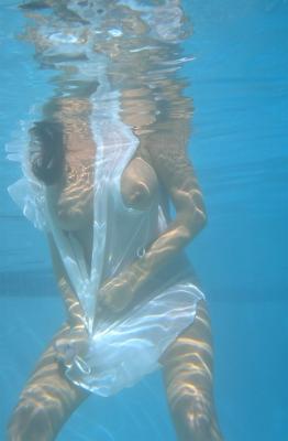 Egyedül vagy? Hívj! 06-90-900-7670