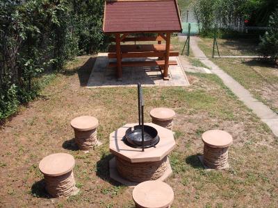 Olcsó de igényes körös parti nyaraló kiadó Békésszentandráson0