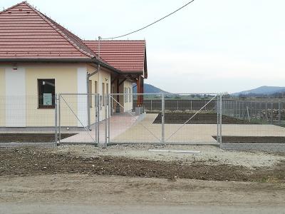 Kapugyártás telepítés, Ha kapu akkor Poppy kapu0