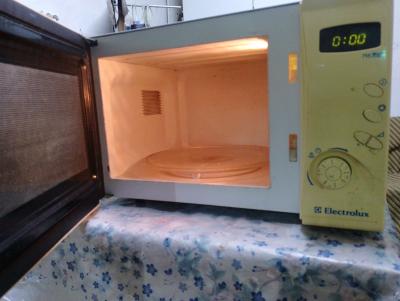 Eladó üzemképes mikrohullámú sütő0