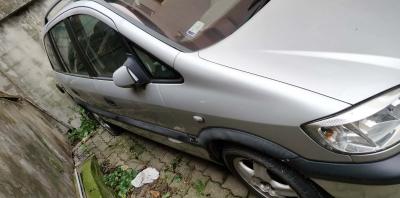 Opel Zafira alkatrésznek eladó0