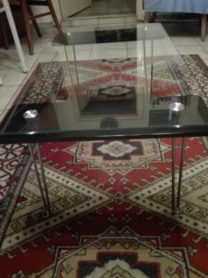 Eladó üveg dohányzó asztal.0