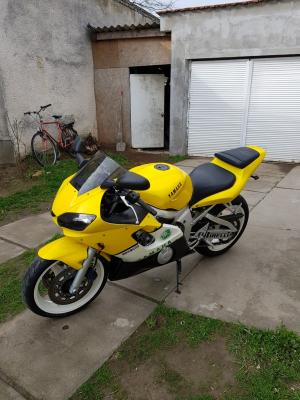Eladó yamaha R60