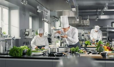 SZAKÁCS, KONYHAI KISEGÍTŐ - NÉMET MUNKA0