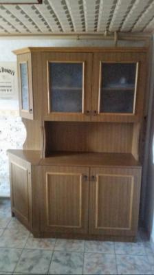 Tálaló szekrény tölgyfa színű0