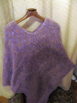 Kézzel kötött poncsó0