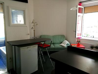 VI.ker. Nagymező utcában kiadó napfényes garzon0