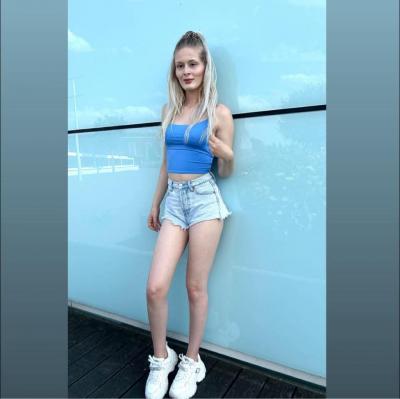 Pornózásra keresek tabumentes fiatal Bp-i vékony modell lányt.0