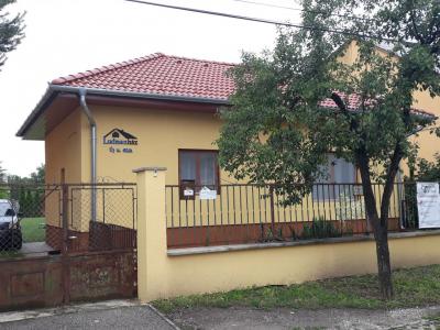 Győrszabadhegyen eladó ház, telek0