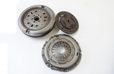 VW AUDI SEAT SKODA BONTOTT , ÚJ ÉS UTÁNGYÁRTOTT KÉZIVÁLTÓ, KUPLUNG, LE0