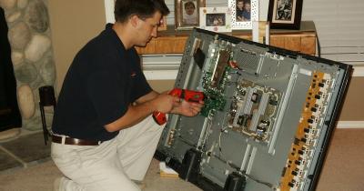 TV szerelő állás0