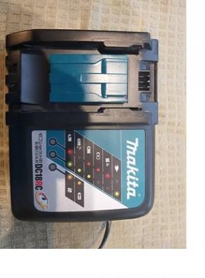 Makita akkumulátor töltő.0