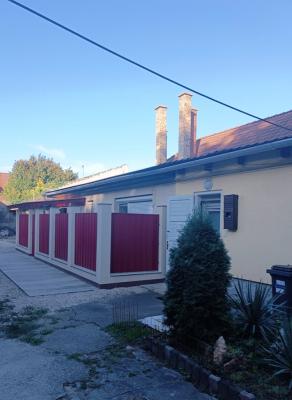 Eladó társasházi lakás Vácon a Rákóczi úton.0