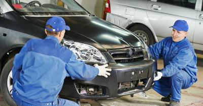 Karosszéria lakatos0