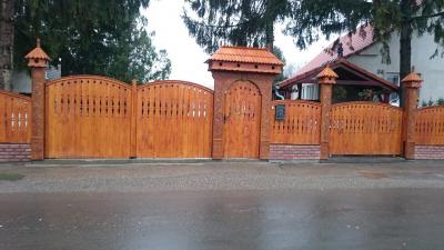 Szekelykapu, kopjafák, fafaragás, kerítések, ács asztalos munkák készí0