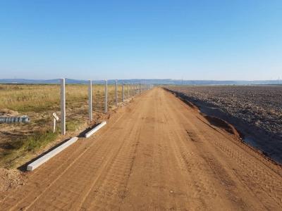 Drótfonat kerítésépítés betonoszlop huzal drótháló kerítésdrót kerítés0