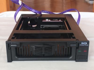 Keresek a képen látható Vipower SATA Mobil Rack-et!0