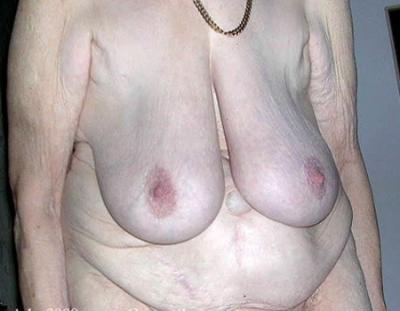 Faszimádó öregasszony 06-90-603-7990