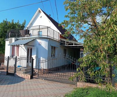 Eladó kétszintes családi ház Göd-Felsőgödön.0