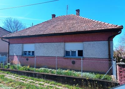 Eladó Perőcsényi családi ház.0