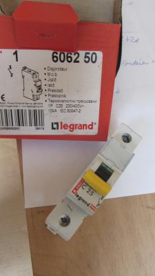 Új Legrand 25 Amper-es kismegszakító0