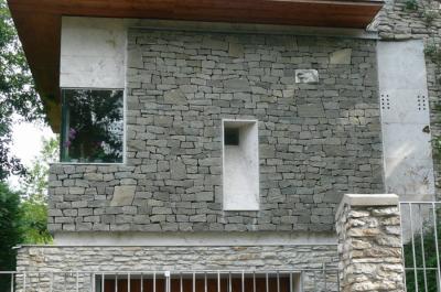 Karmacsi fűrészelt mediterrán kő Akcióban!0