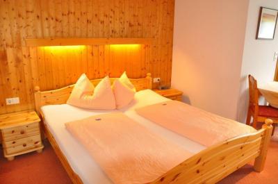 Szobalány / Zimmermdchen német munka a Fekete erdőnél, Freiburg közel0